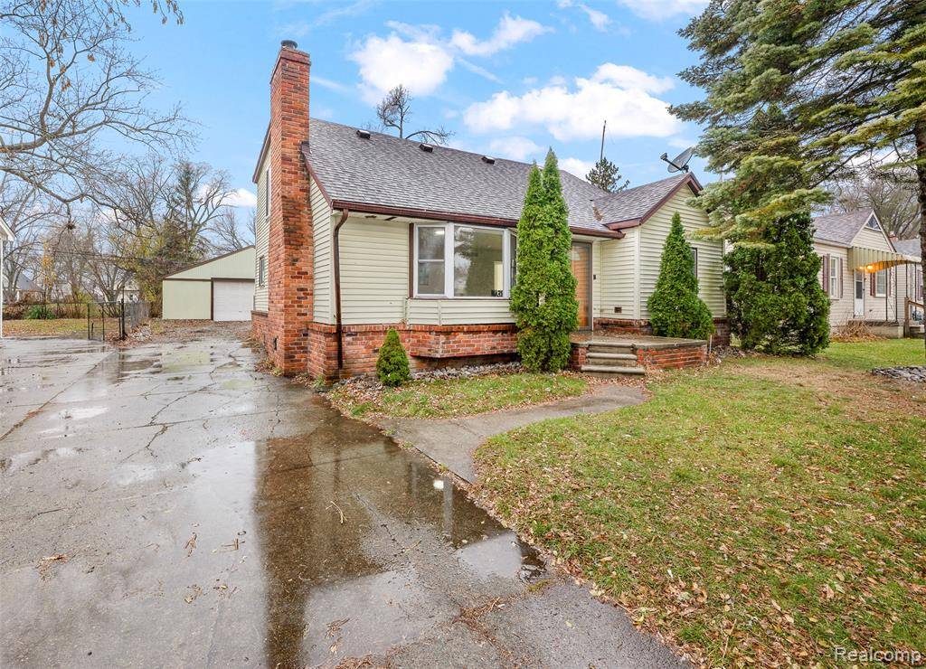 Redford, MI 48240,19151 Negaunee