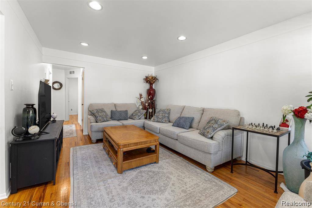 Dearborn Heights, MI 48125,3927 Monroe Street