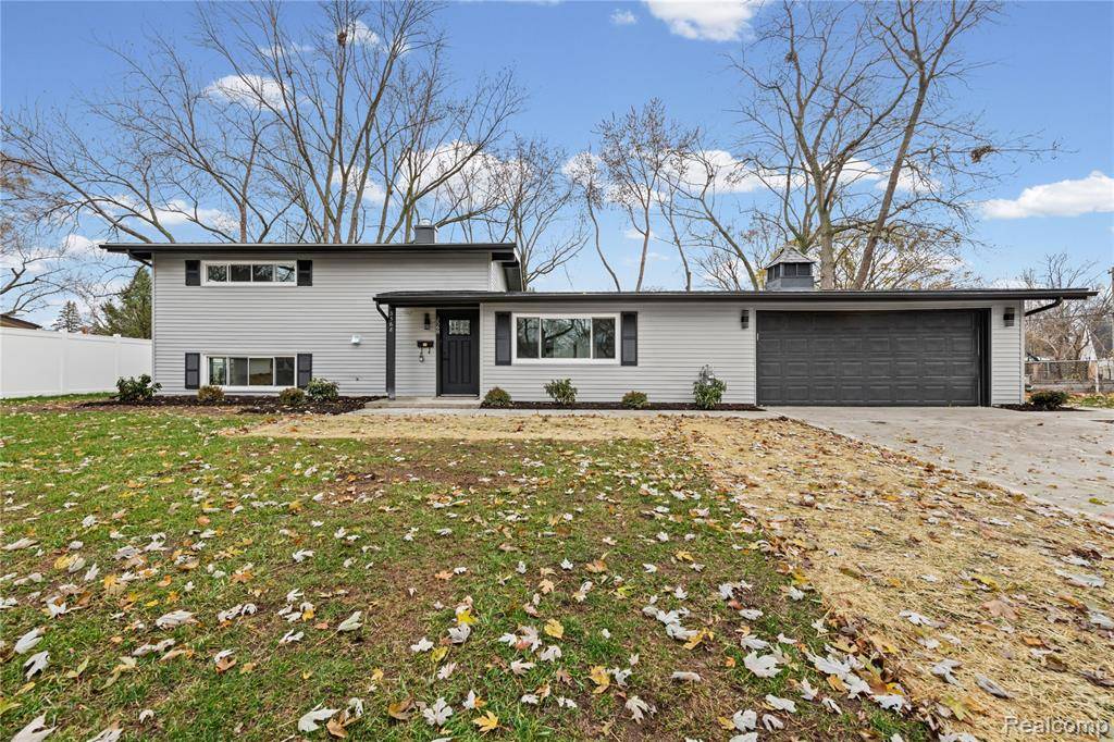 Waterford, MI 48329,3568 Warringham Avenue