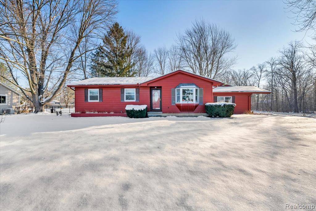 Grand Blanc, MI 48439,9169 Graytrax Road