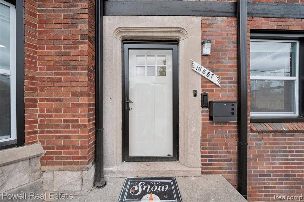 Detroit, MI 48221,16657 Muirland Street