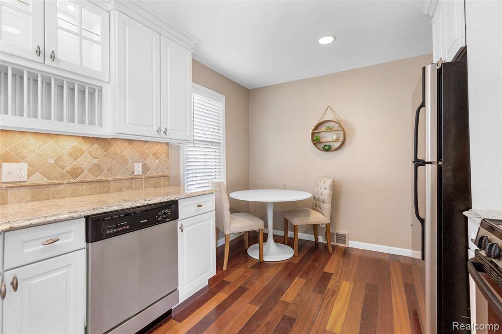 Birmingham, MI 48009,1901 Holland Street