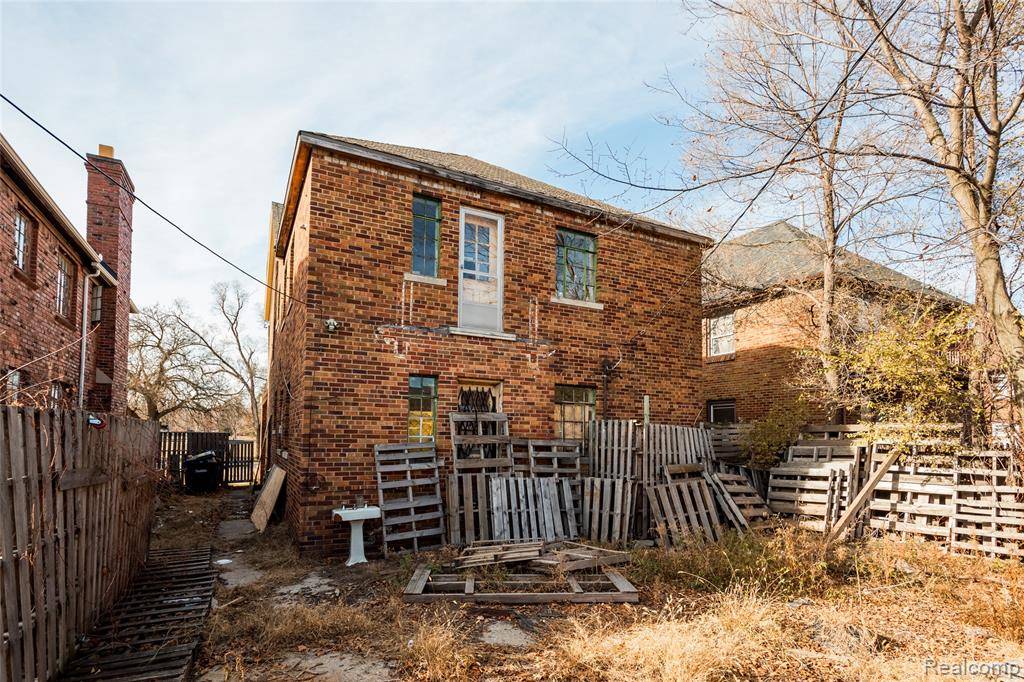 Detroit, MI 48221,16766 Greenlawn Street