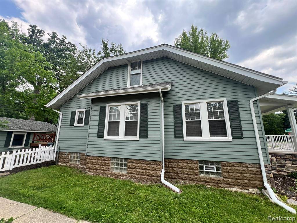 Royal Oak, MI 48067,1402 Catalpa Drive