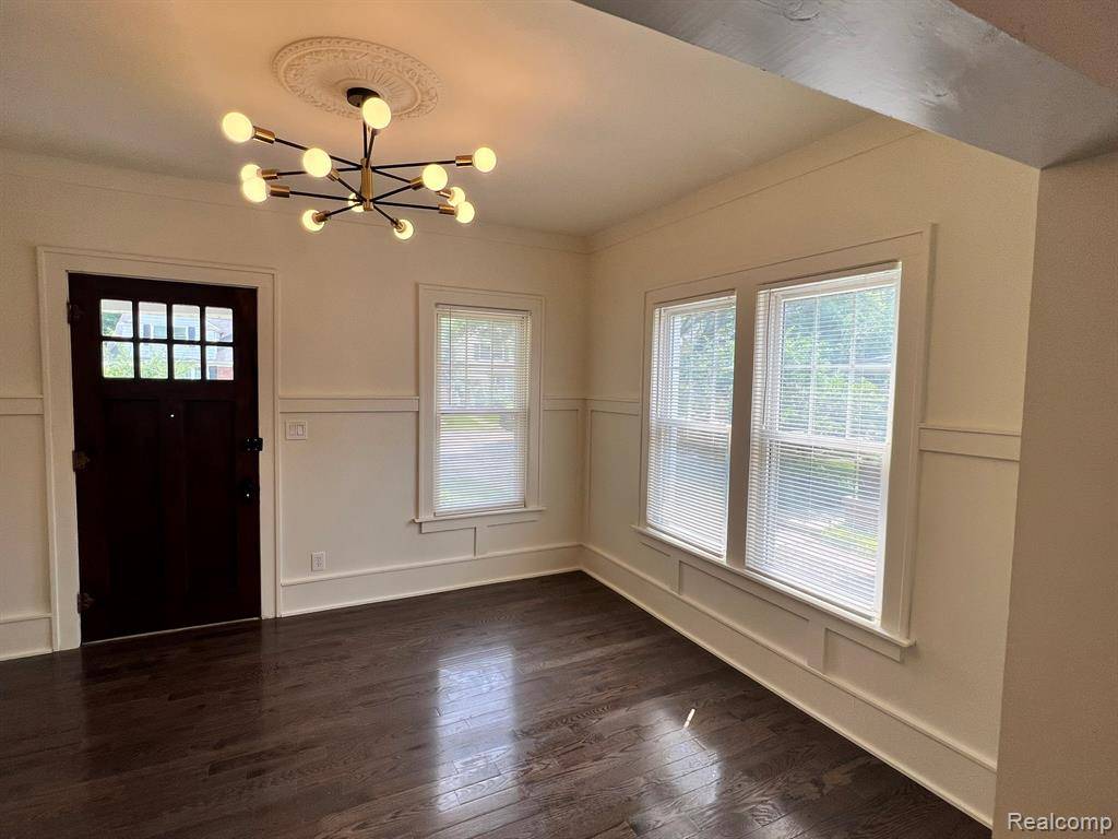 Royal Oak, MI 48067,1402 Catalpa Drive