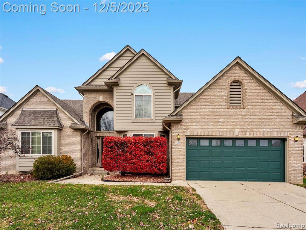 Macomb, MI 48044,48233 Lamplighter Trail