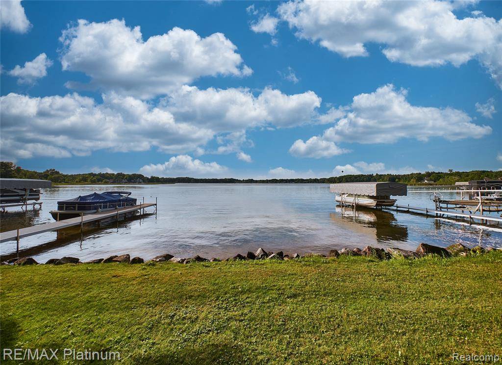 Brighton, MI 48116,4358 SKUSA Drive