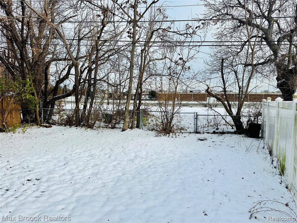 Hazel Park, MI 48030,23084 Berdeno Avenue