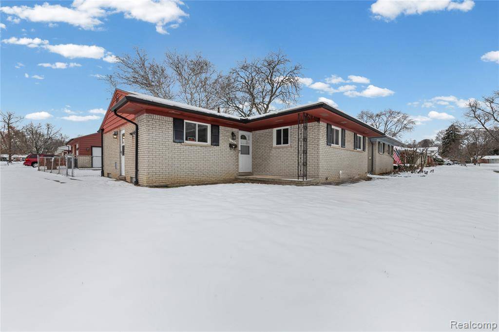 Livonia, MI 48154,28507 Sunnydale Street