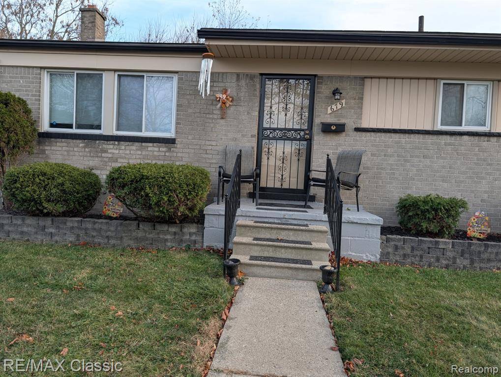 Pontiac, MI 48342,679 Linda Vista Drive