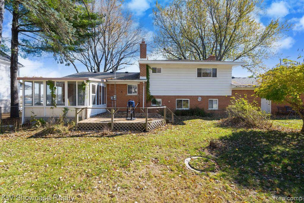 Waterford, MI 48327,5274 Cooley Lake Road