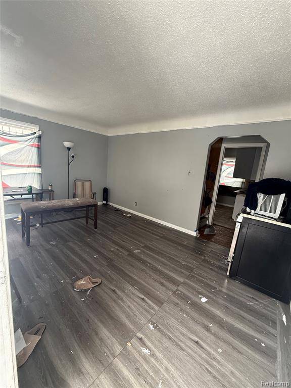 Detroit, MI 48221,20145 Santa Barbara Drive