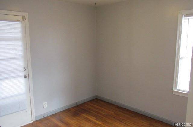 Lincoln Park, MI 48146,932 Detroit Avenue