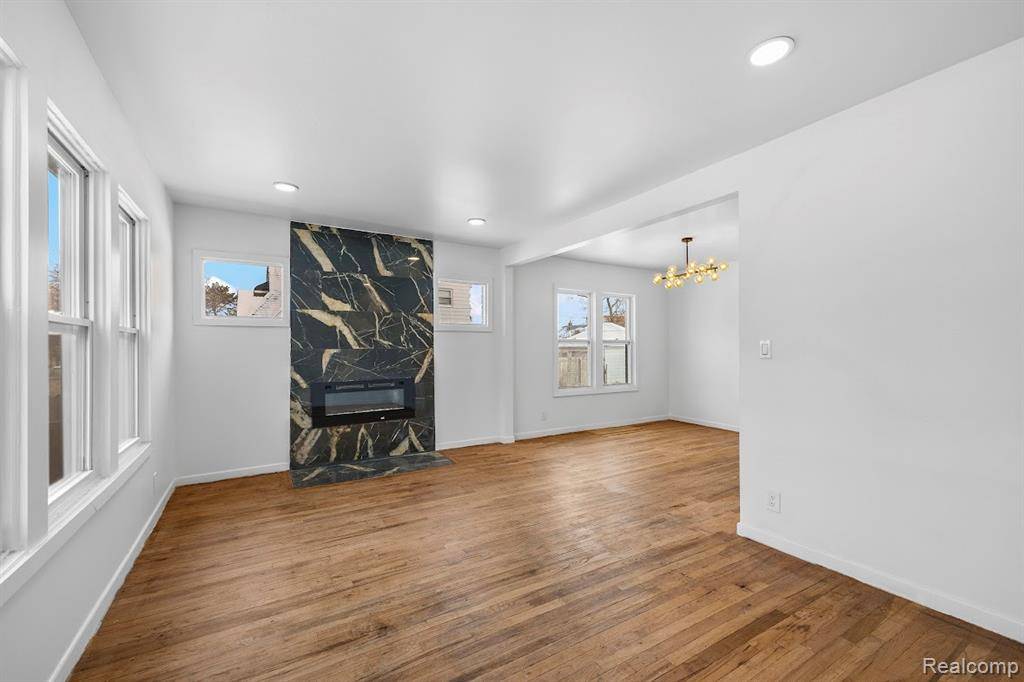 Detroit, MI 48227,15846 Lesure Street