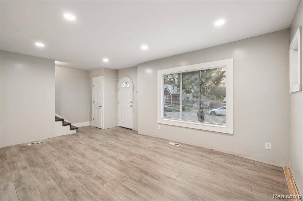 Detroit, MI 48227,15770 Littlefield Street