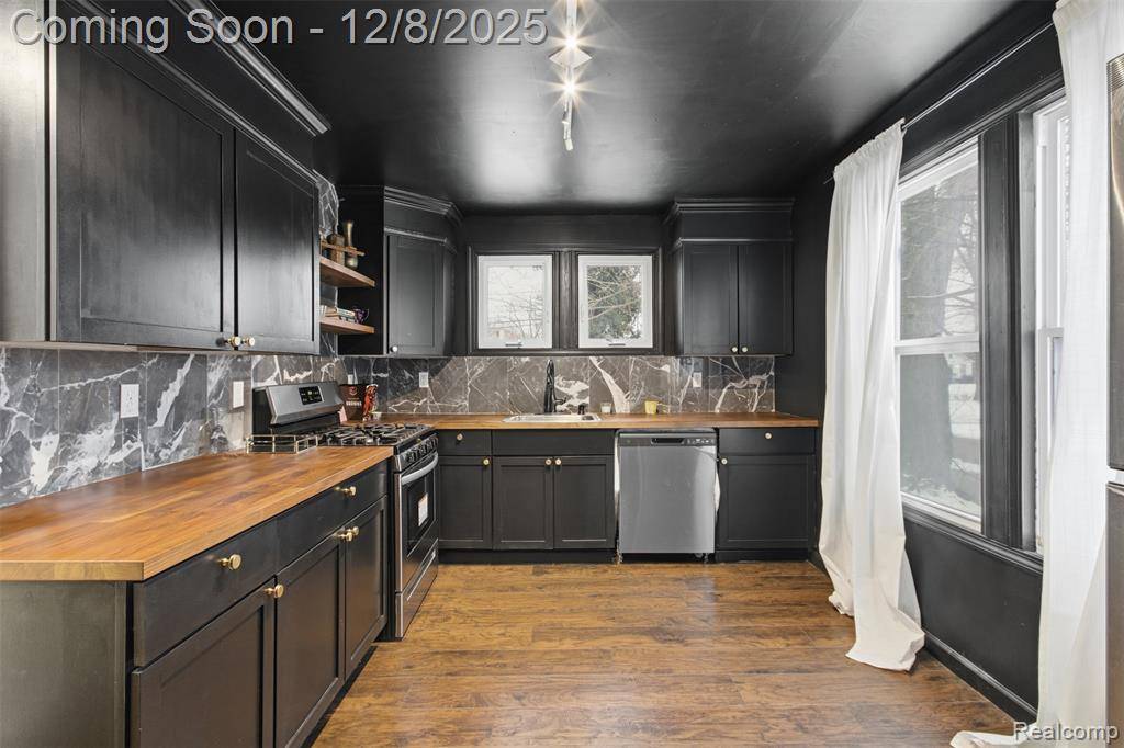 Detroit, MI 48221,16800 Santa Rosa Drive