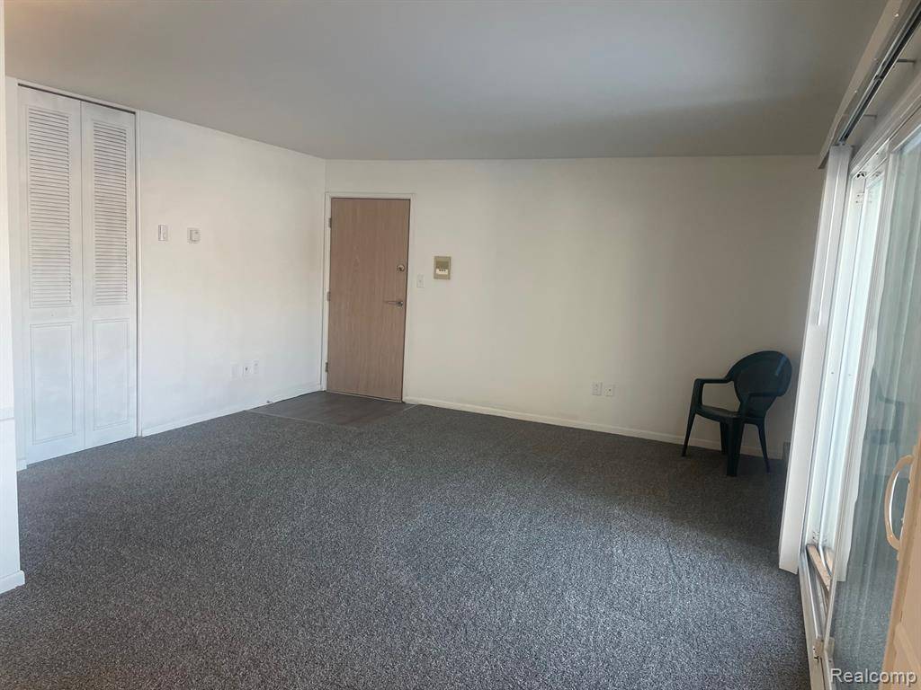 Waterford, MI 48328,1824 Colonial Village Way