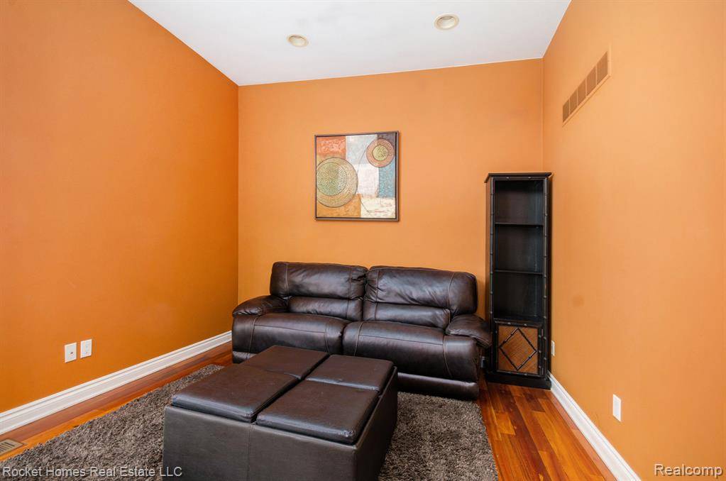 Farmington Hills, MI 48331,28909 Hidden Trail