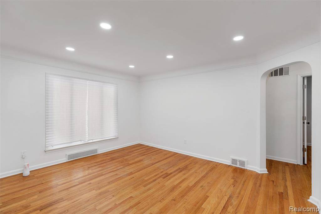 Redford, MI 48239,11314 Hazelton