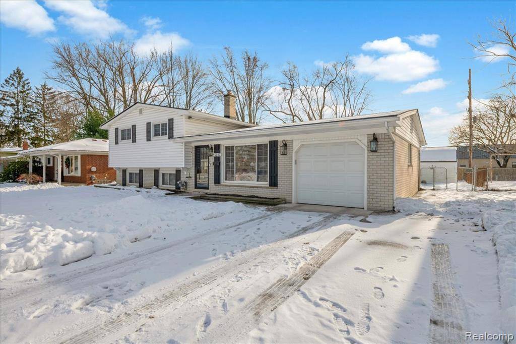 Farmington, MI 48336,33027 Meadowlark Street