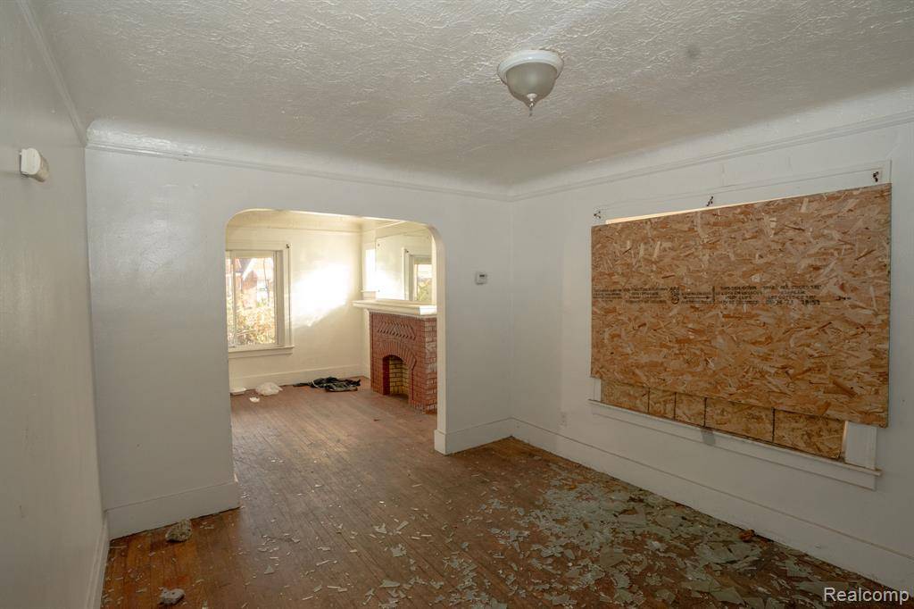 Detroit, MI 48227,15373 Hartwell Street