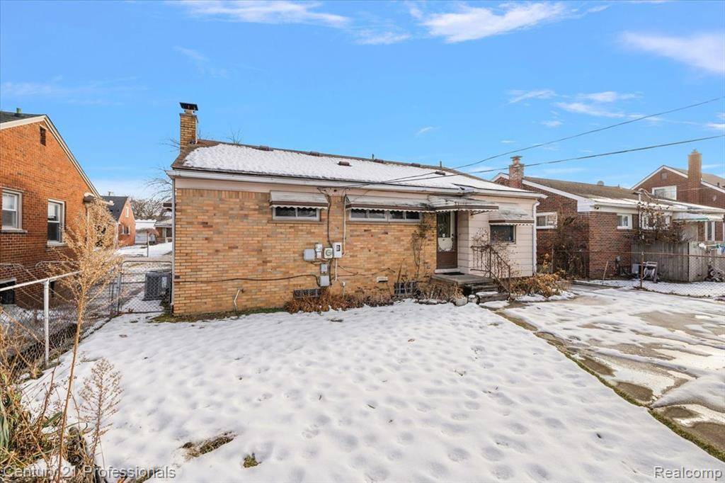 Dearborn, MI 48124,1826 Walnut Street