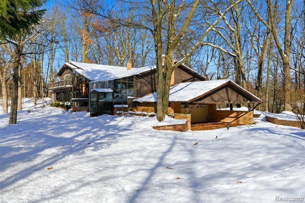 West Bloomfield, MI 48323,4710 Cove Road