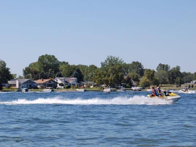 Canadian Lakes, MI 49346,11960 Belle Isle Drive