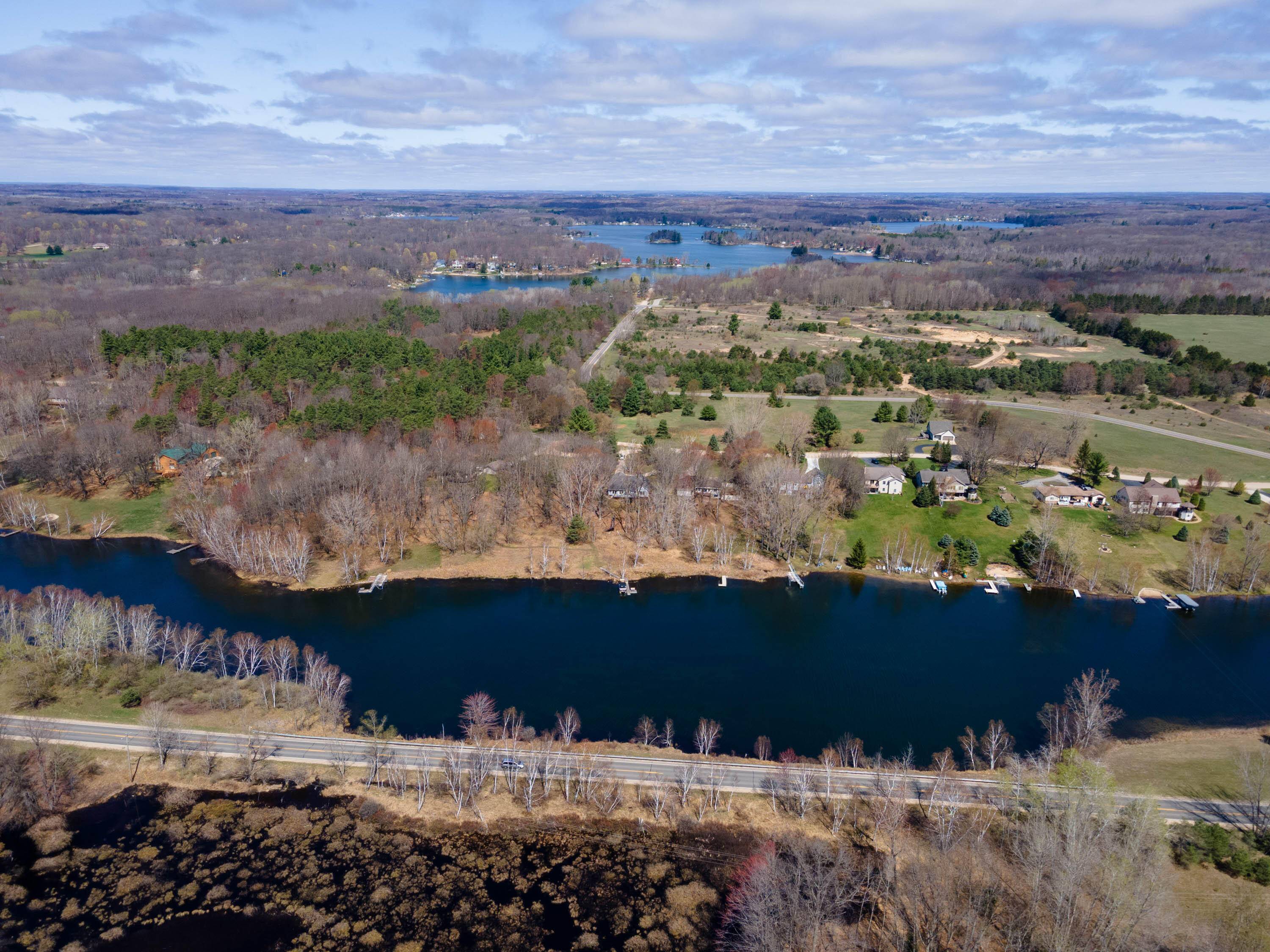 Canadian Lakes, MI 49346,10493 Valley Court