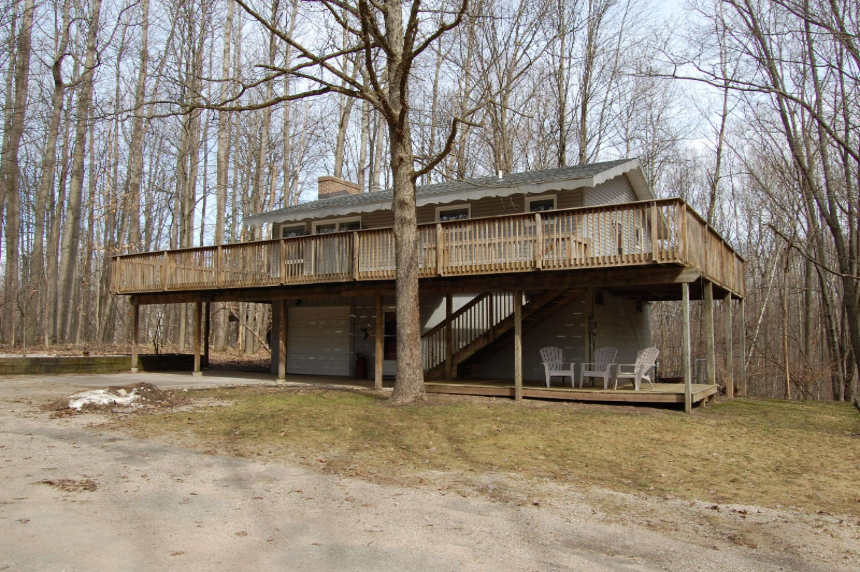 Canadian Lakes, MI 49346,11194 Birwood Drive