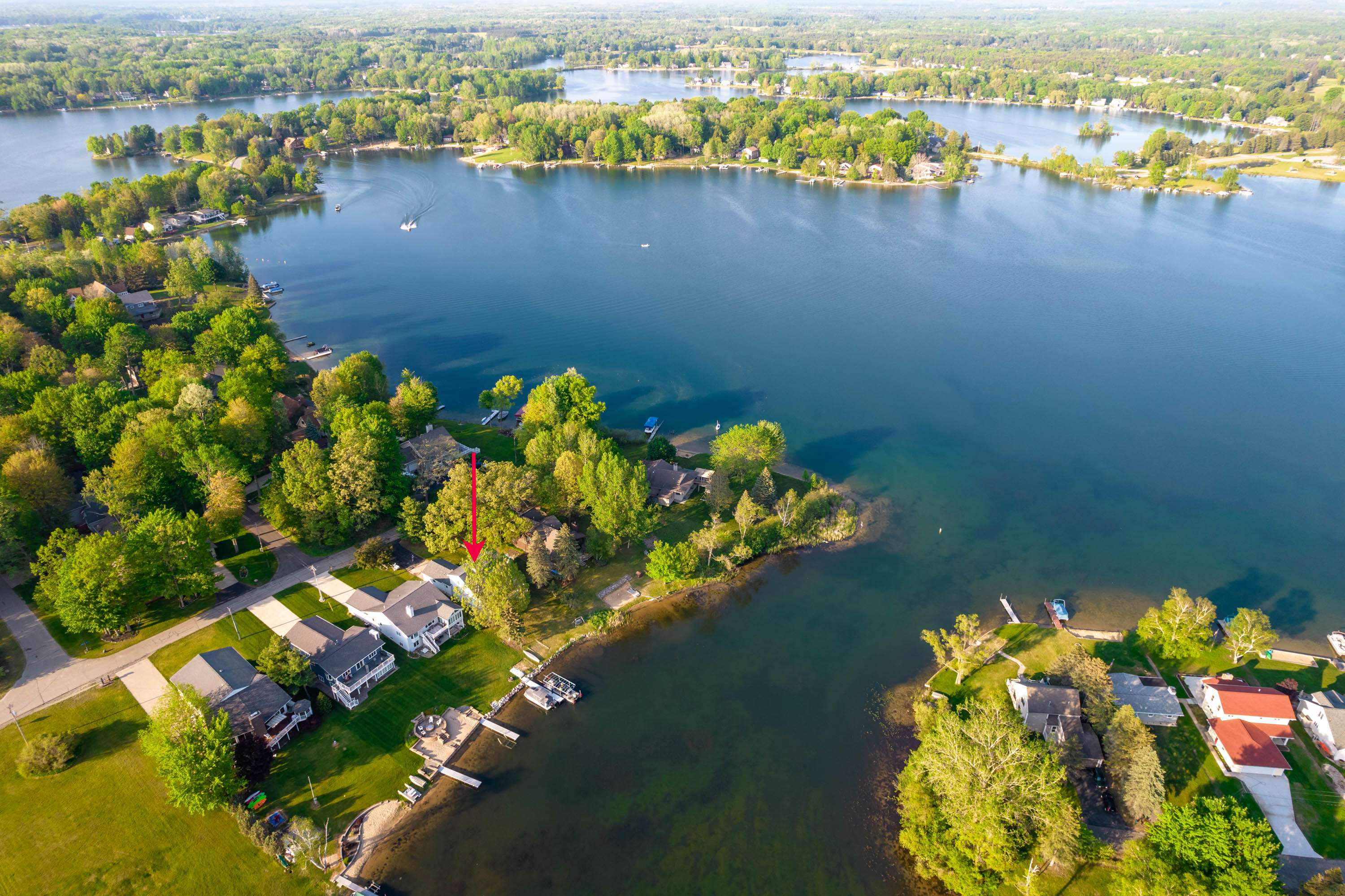 Canadian Lakes, MI 49346,11259 Lake Road