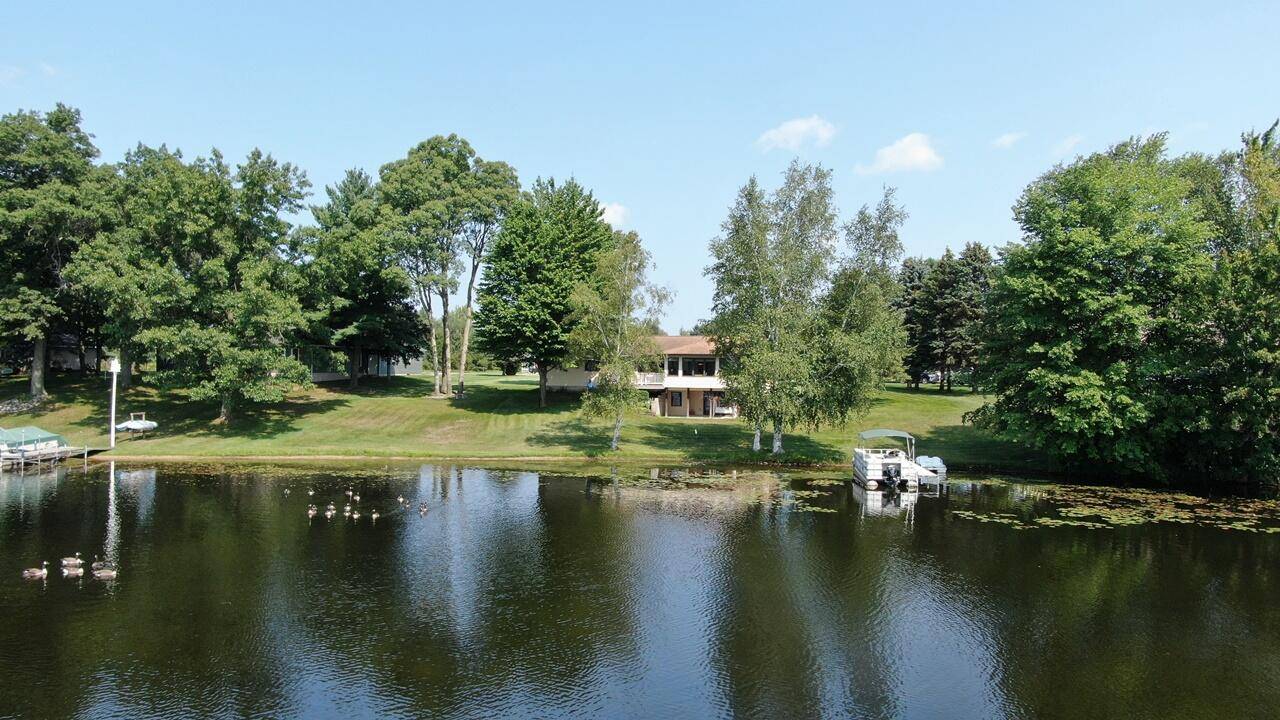 Canadian Lakes, MI 49346,10251 Peninsula