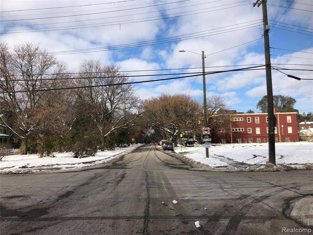 Detroit, MI 48216,346 W GRAND Boulevard