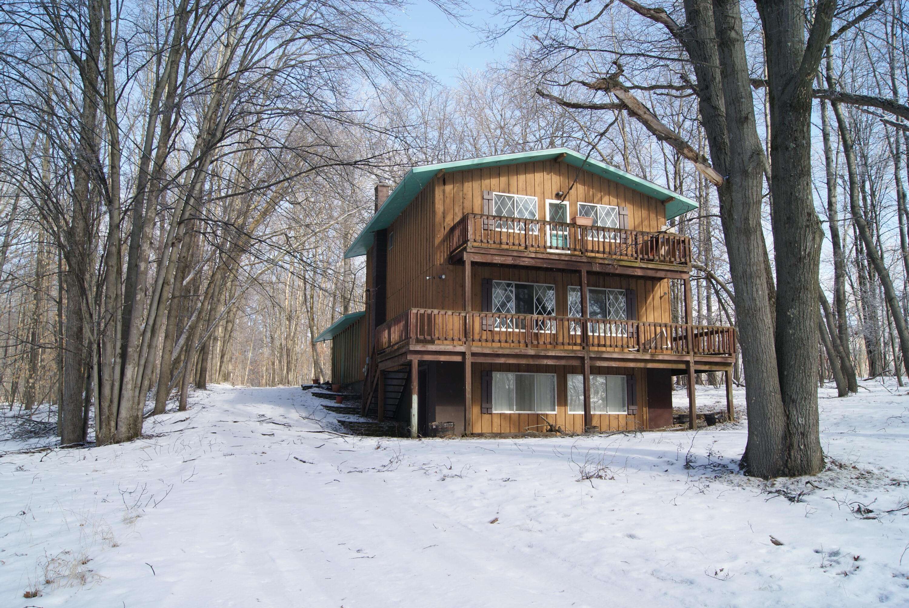 Canadian Lakes, MI 49346,12050 Dubois Drive