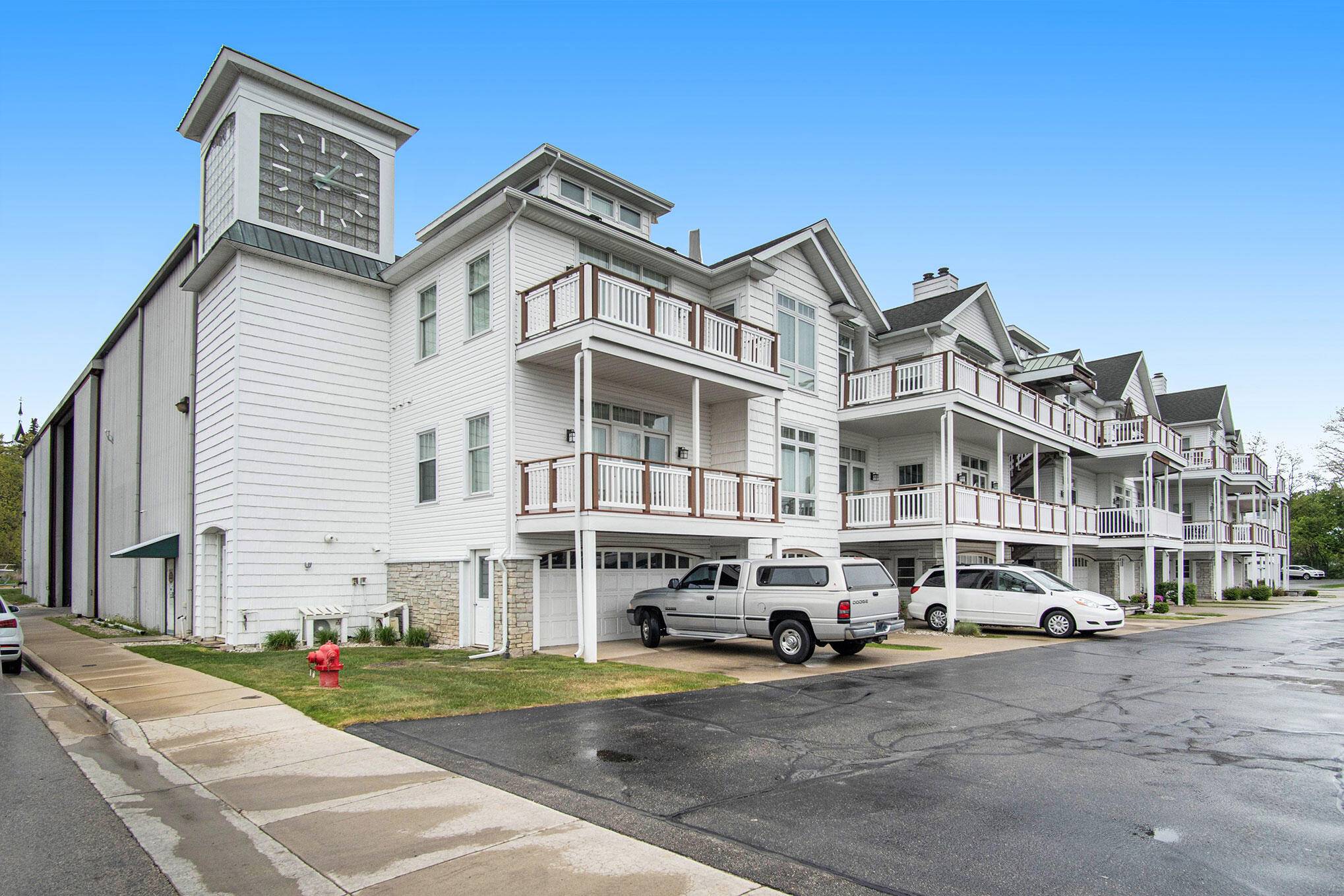 Montague, MI 49437,8597 Ellenwood Estates Drive