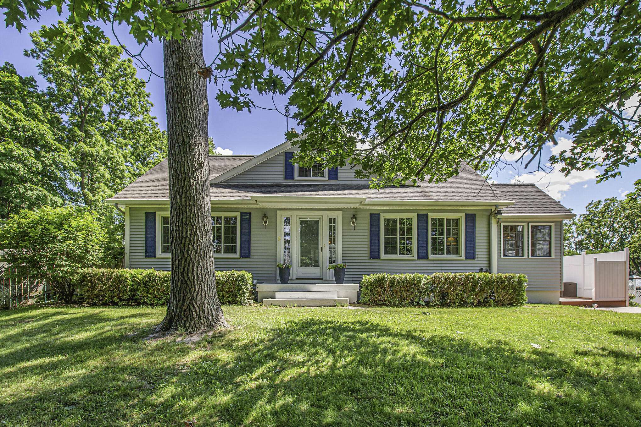 Grand Rapids, MI 49534,4248-4250 Leonard NW Street