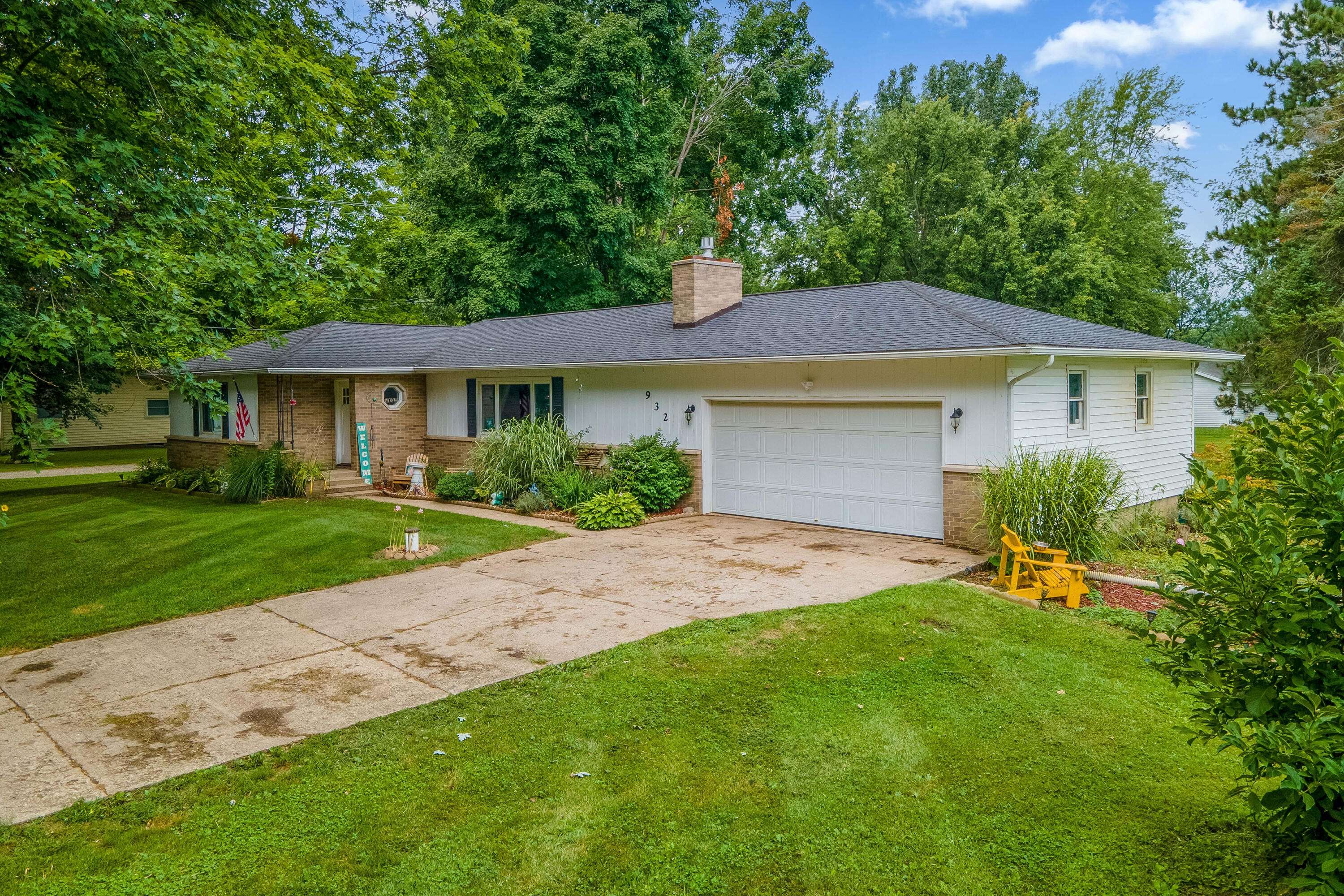 Quincy, MI 49082,932 Wildwood Road