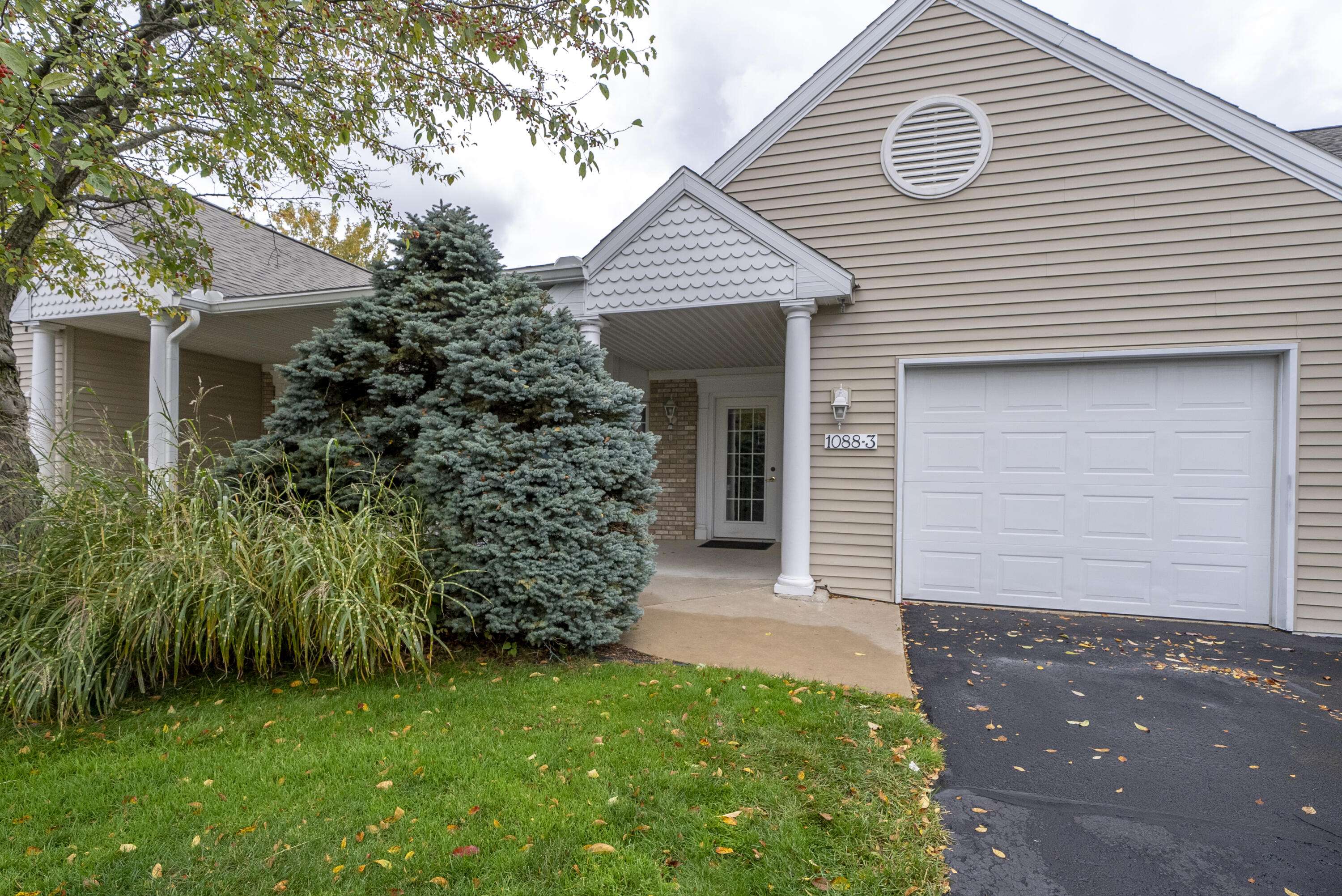 Holland, MI 49423,1088 Fountain View Circle #3