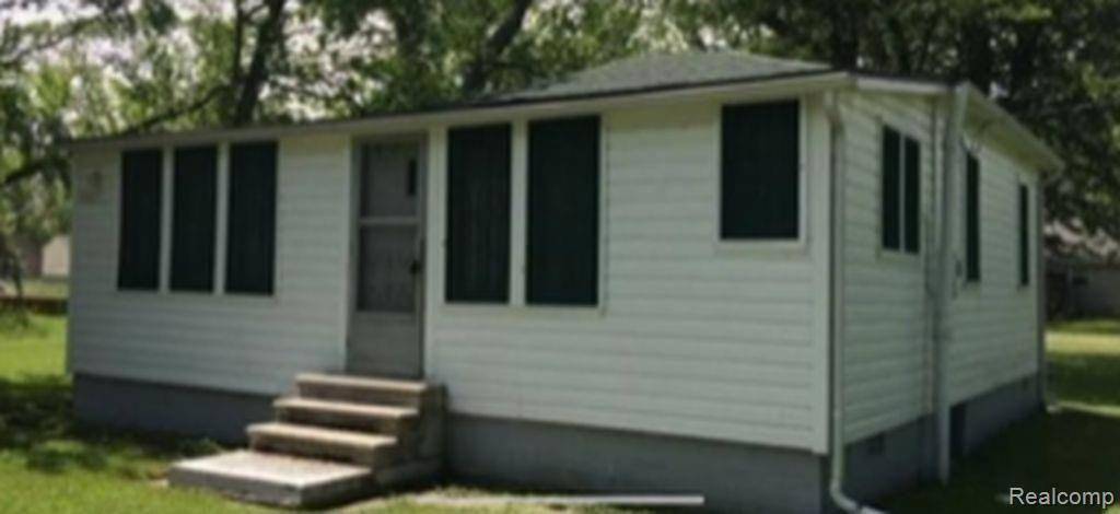 Newport, MI 48166,4587 HURON Street