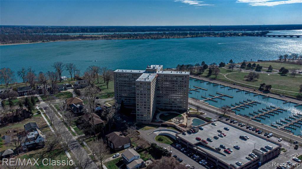 Detroit, MI 48214,8900 E Jefferson Ave