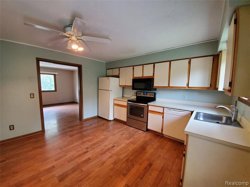 Westland, MI,38032 HIXFORD PL