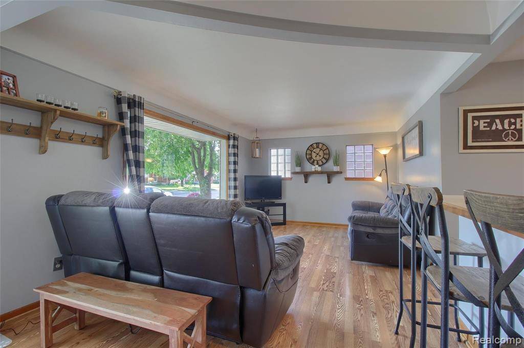 Allen Park, MI 48101,6748 LUANA Avenue