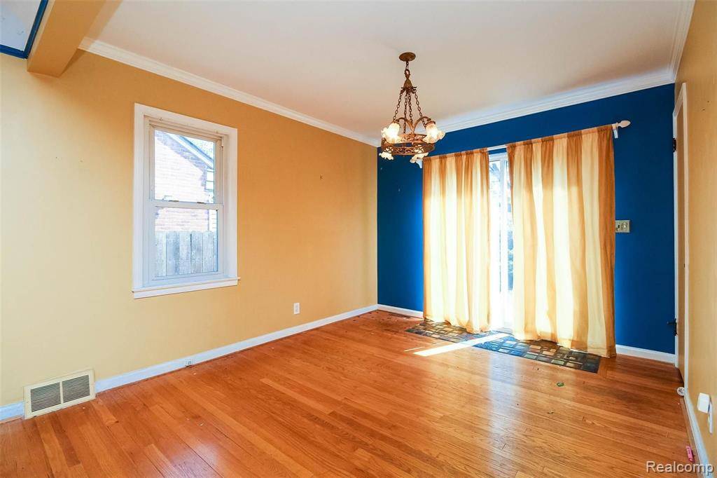 Royal Oak, MI 48073,4706 Groveland Avenue