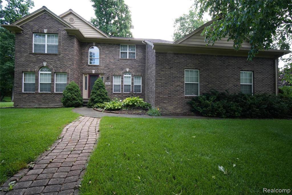 Waterford, MI 48329,4380 RED OAK Boulevard