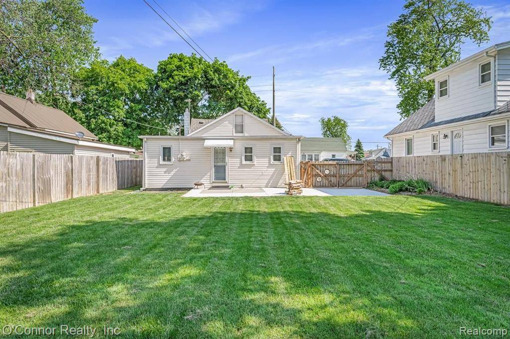 Port Huron, MI 48060,1208 SEDGWICK Street