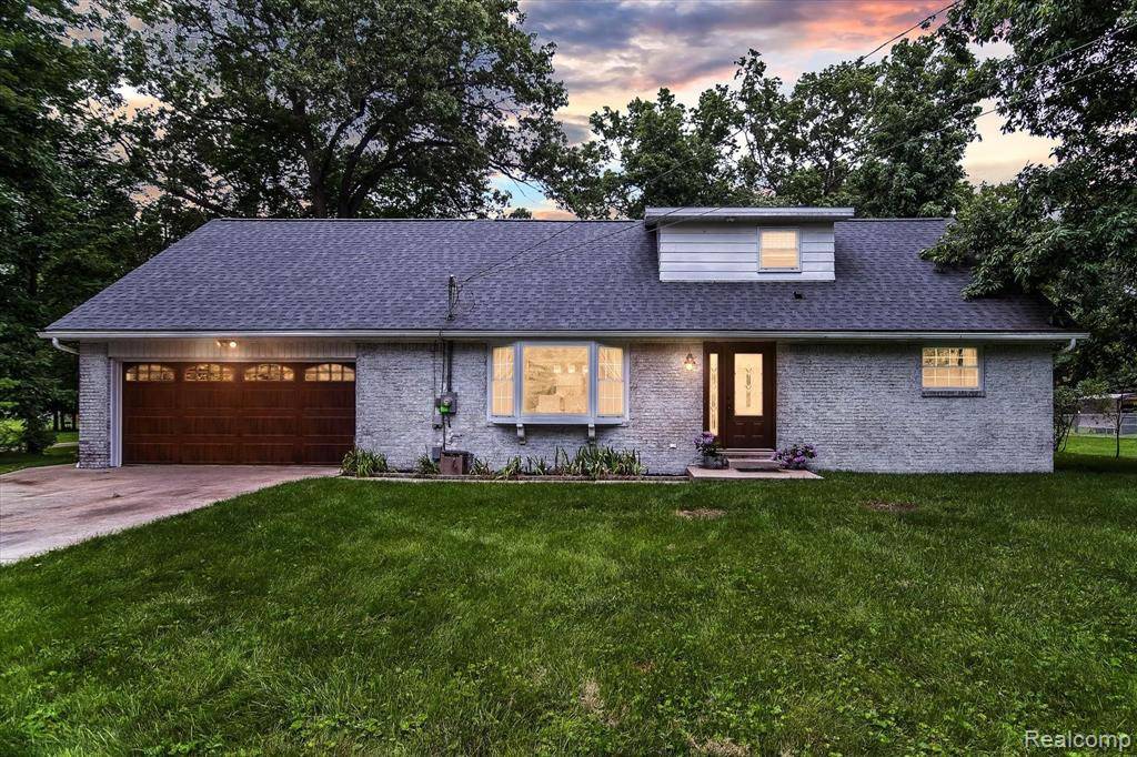 Lambertville, MI 48144,3728 CHAMBERLAIN Drive
