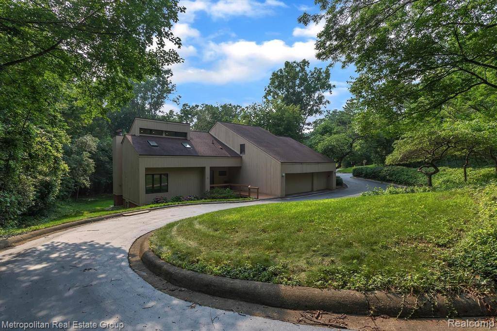 Farmington Hills, MI 48335,35415 VALLEY Creek