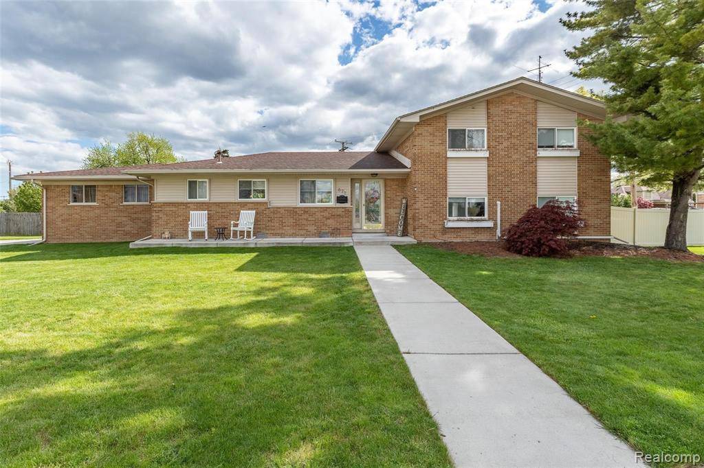 Lincoln Park, MI 48146,671 PAGEL Avenue