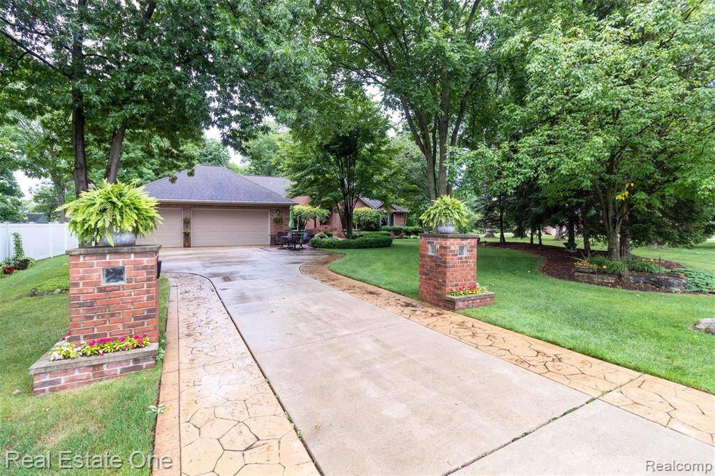 Southgate, MI 48195,16055 FORDLINE Street