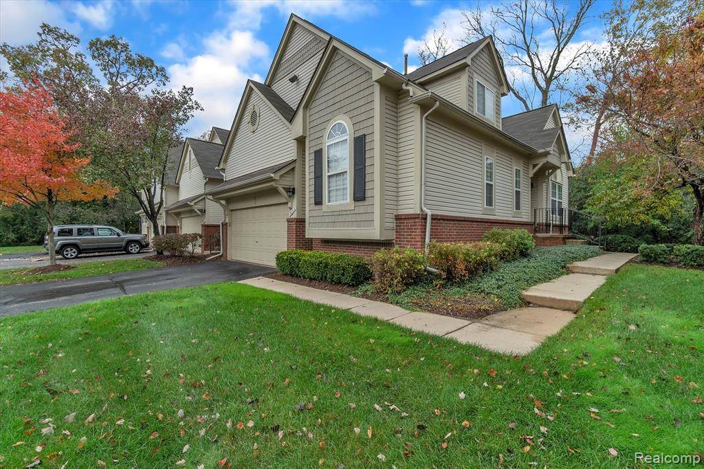 Farmington Hills, MI 48331,38318 SARATOGA Circle